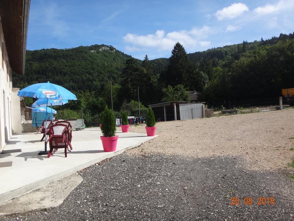 Hotel Bon Accueil Oyonnax Buitenkant foto