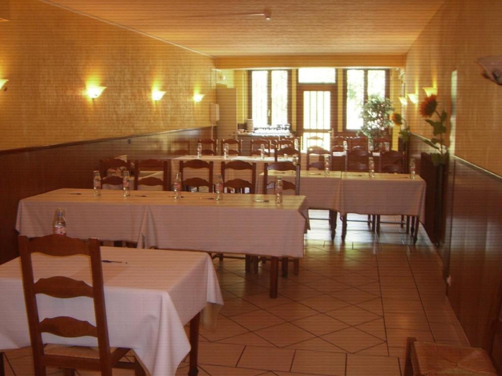 Hotel Bon Accueil Oyonnax Buitenkant foto